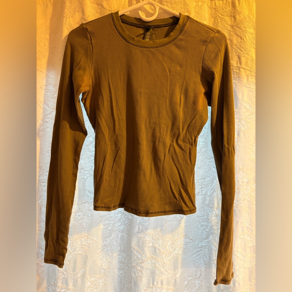 SKIMS Cotton Rib Long Sleeve T-Shirt in Olive